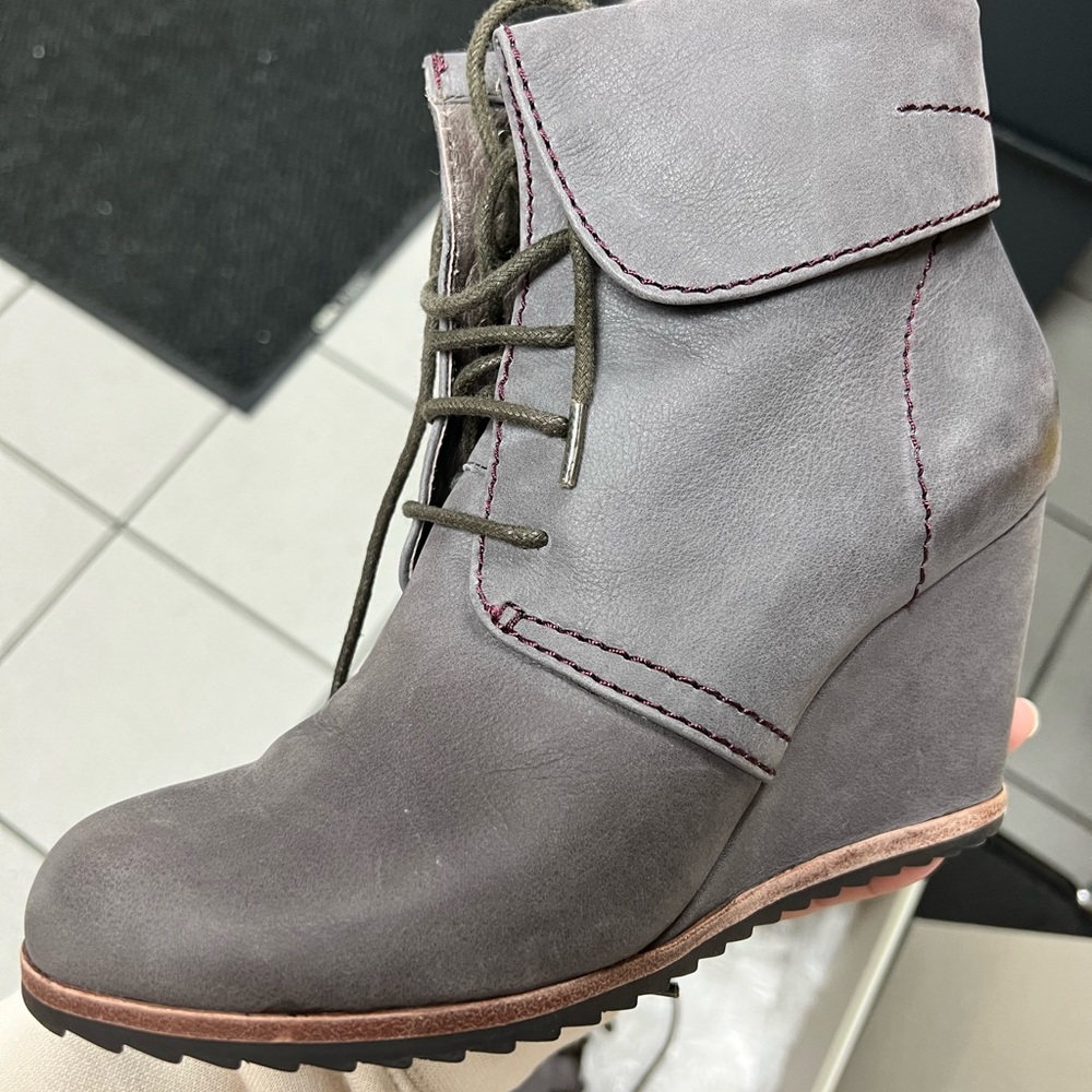 BIALA Bootie Wedge Ankle Boots Front Tie 37M